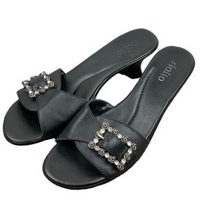 Rialto Rose Buckle Women's Jupiter Black Kitten Heels